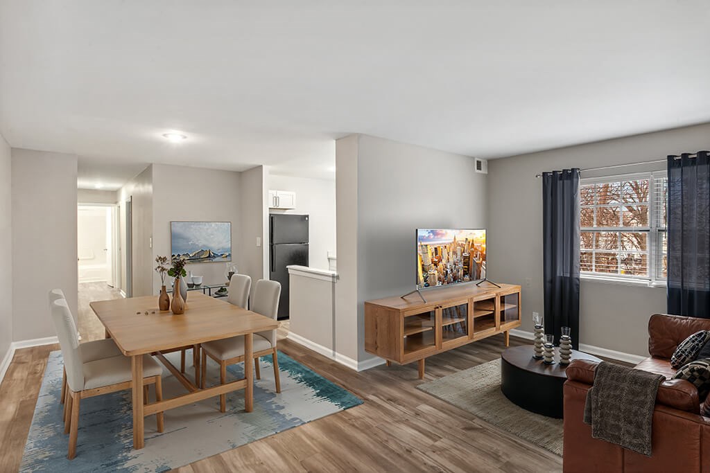 Dining room at Villages at Marley Station in Glen Burnie MD