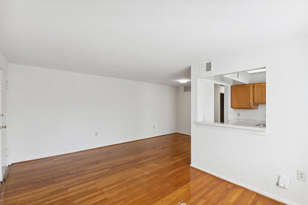 breakfast bar at Patrick Henry Apartments in Arlington, VA