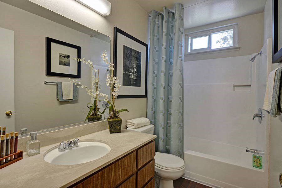 bathroom at Baycliff Apartments in Richmond, CA