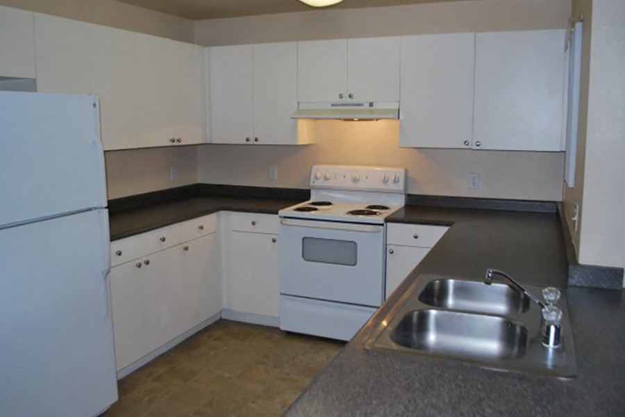 kitchen at Bristol Apartment Homes in Dixon, CA
