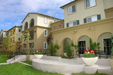 Exterior building at Muirlands at Windemere in San Ramon CA