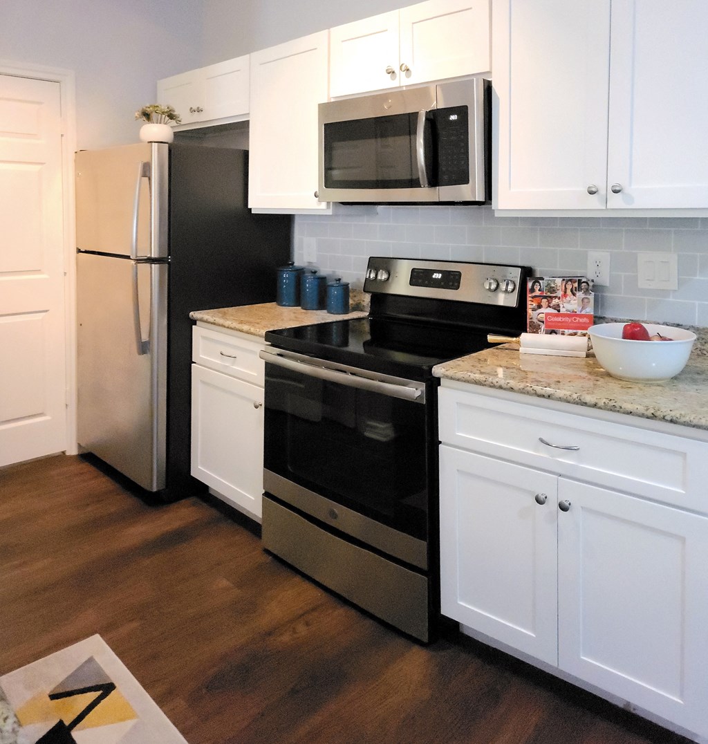 Lakebridge Apartments Kitchen