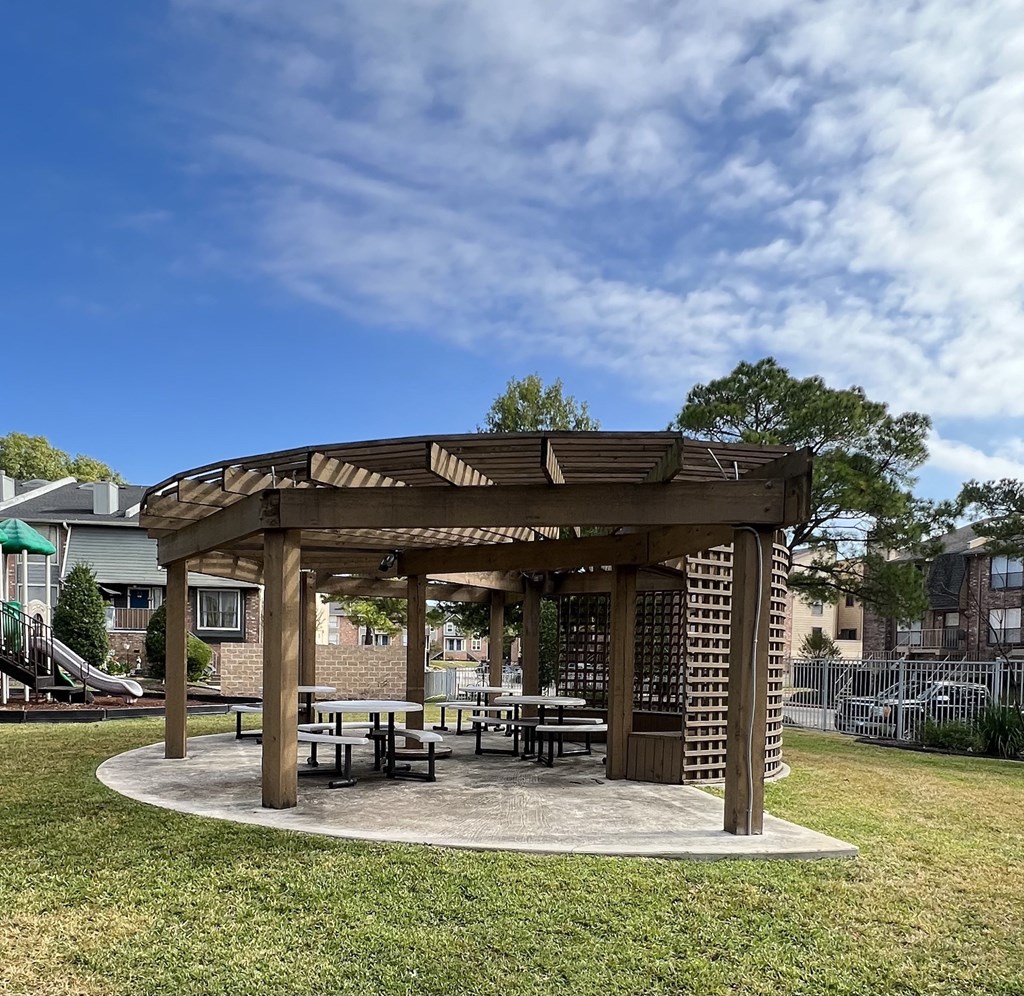 Townhomes Picnic Area