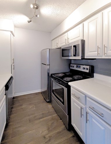 270 Eldorado Blvd 1-2 Beds Apartment for Rent - Photo Gallery 1