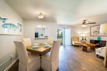 dining room - Photo Gallery 9