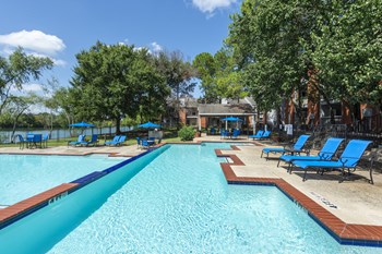 Large Pool Large Resort Style Pool - Photo Gallery 3