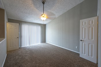 Large Bedroom Large Bedroom - Photo Gallery 6
