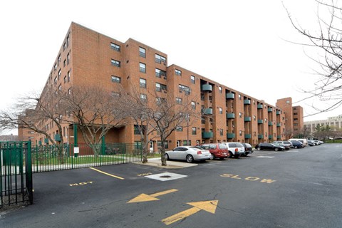 635 Morris Ave 1-3 Beds Apartment for Rent