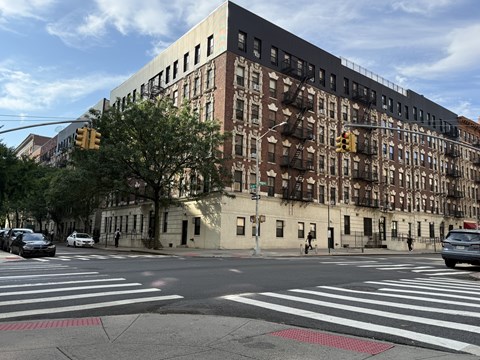 200 Manhattan Ave. And 133 West 104Th Street Studio Apartment for Rent