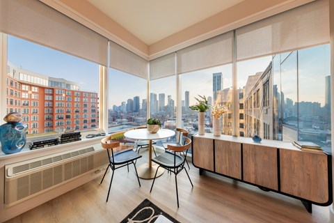 88 Regent 2-bed living dining