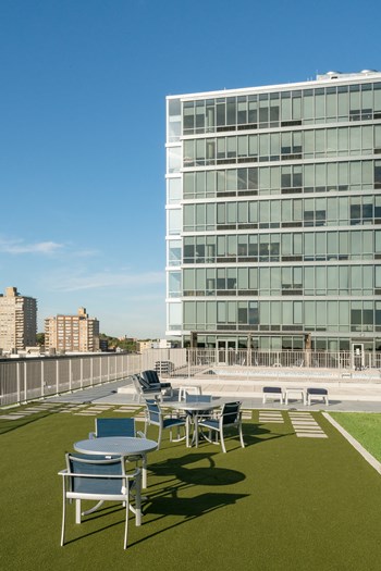 Rooftop Deck at Hudson Lights, Fort Lee, New Jersey - Photo Gallery 16
