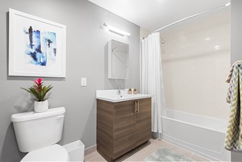 Bathroom With Bathtub at Hudson Lights, Fort Lee - Photo Gallery 10