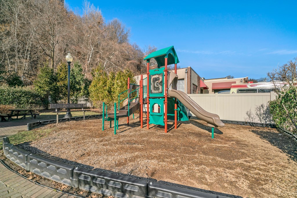 playground at Infinity Edgewater, New Jersey, 07020