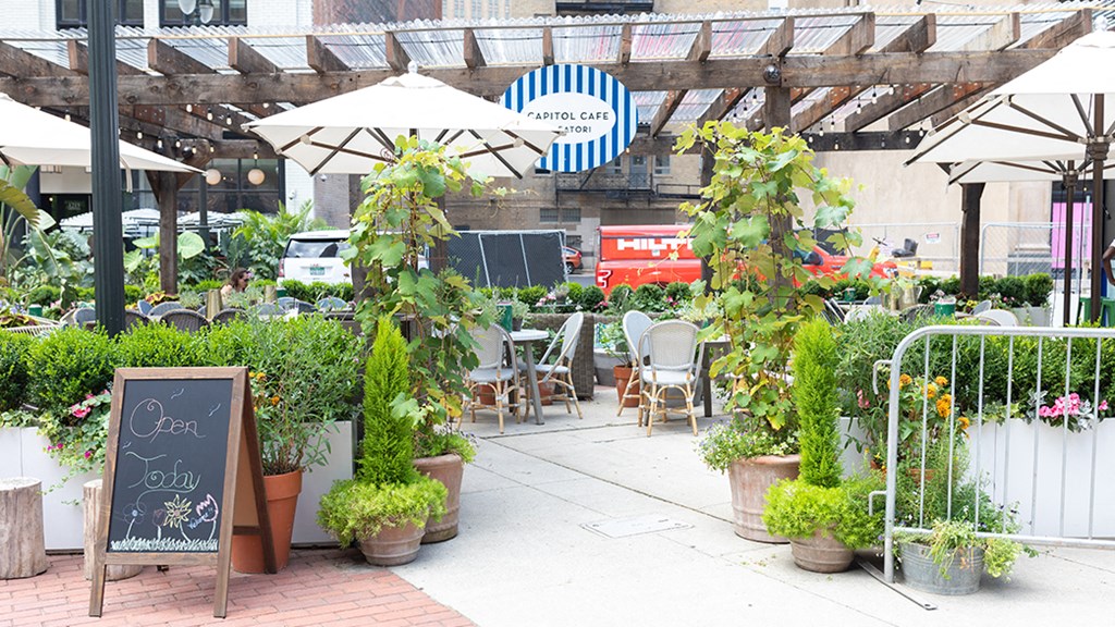 Nearby Cafe at 35W, Detroit, MI, 48226