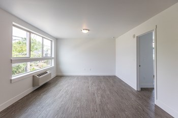 4975 NE 14th Pl Studio-1 Bed Apartment for Rent - Photo Gallery 6