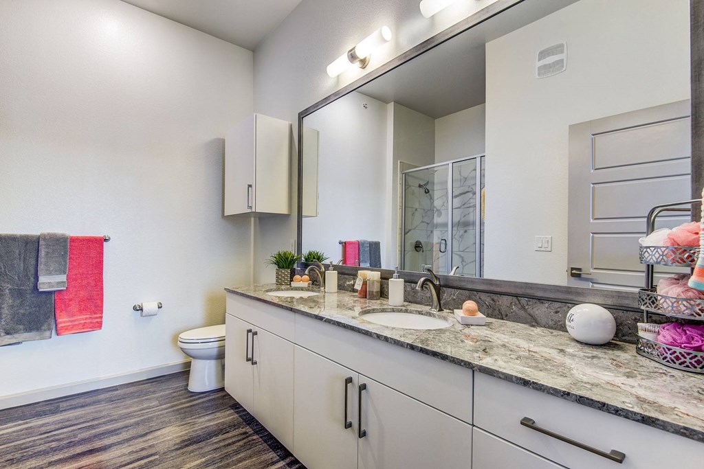 Hebron 121 Station  bathroom