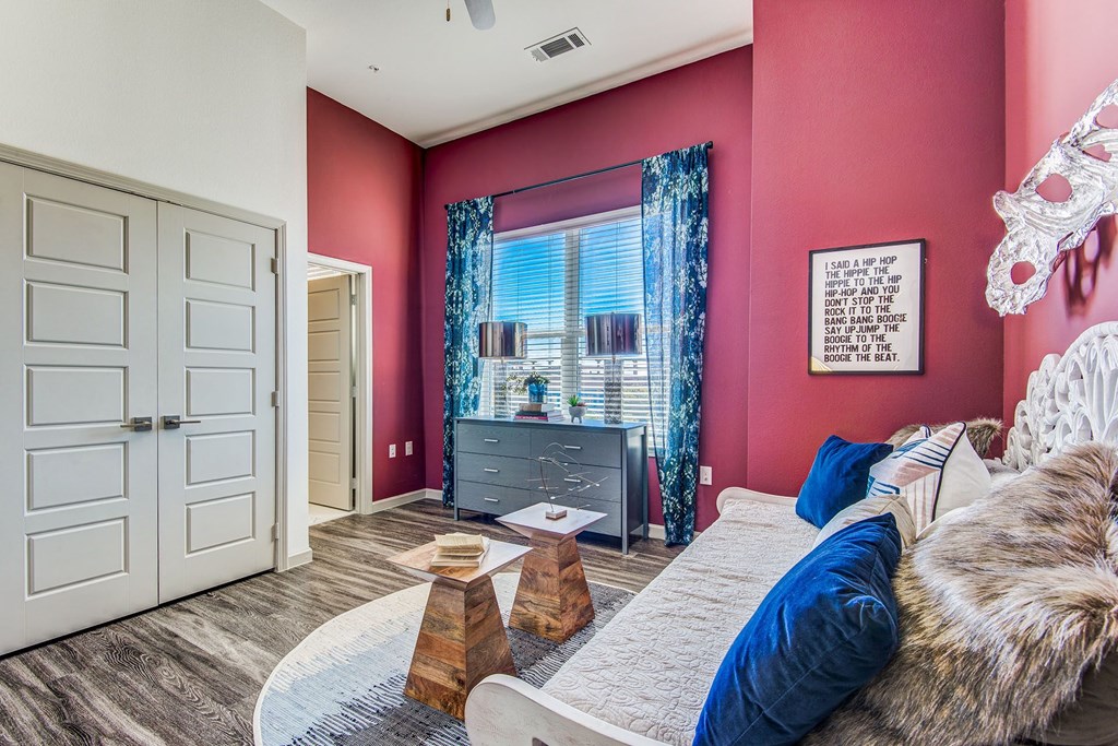 Hebron 121 Station  living room