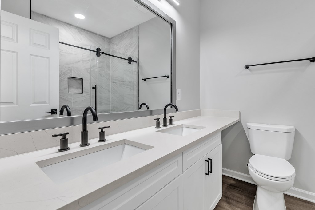 The Reserve At Meadowmont Apartments And Townhomes