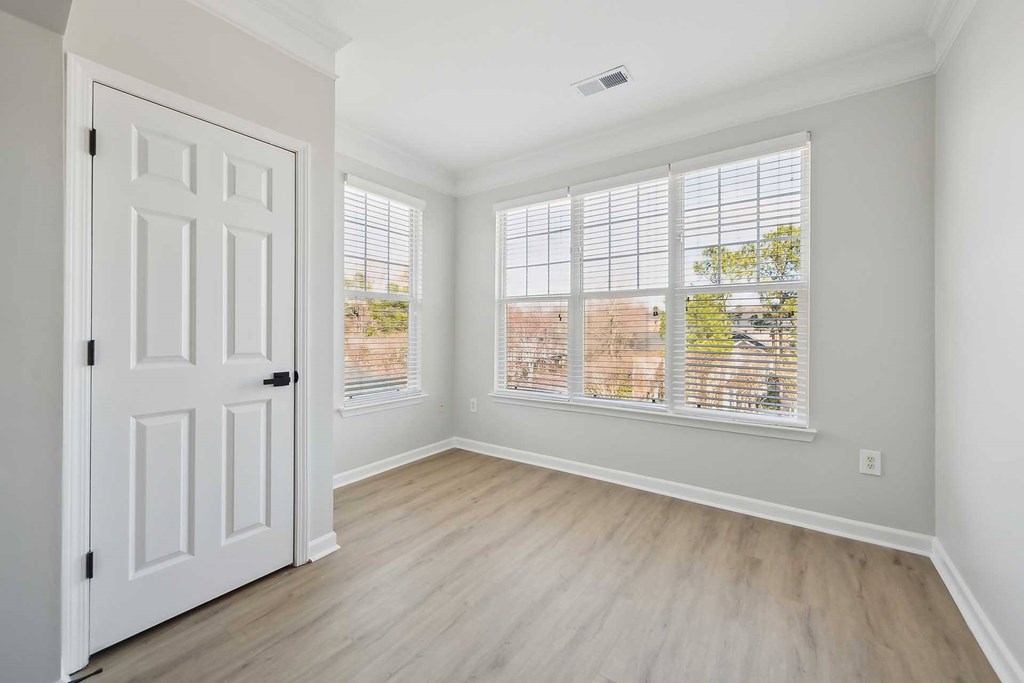 The Reserve At Meadowmont Apartments And Townhomes