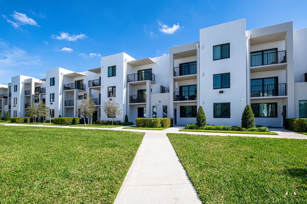 Green Space Walking Path at Altis Blue Lake, Lake Worth, 33467