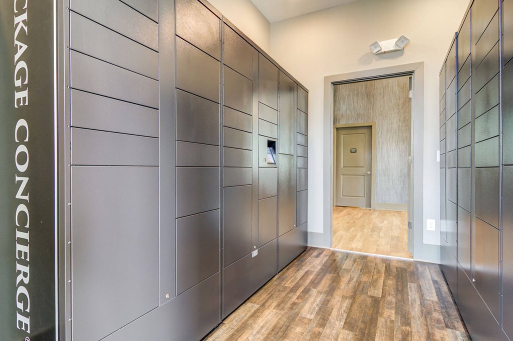 1824defoor-package-locker