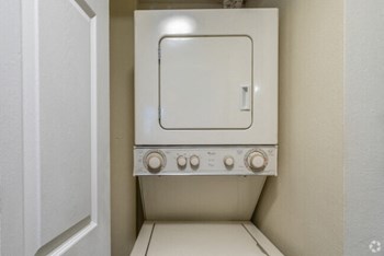 Washer and Dryer at Bay Club, Bradenton, FL, 34207 - Photo Gallery 22