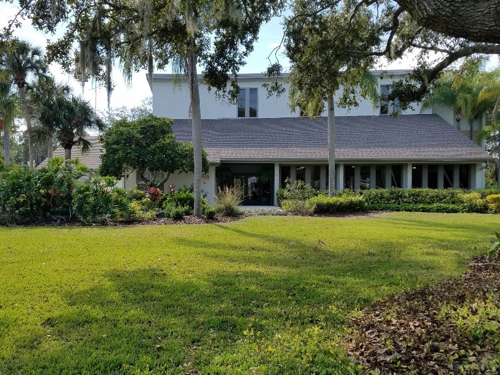 L'Estancia Apartment Homes