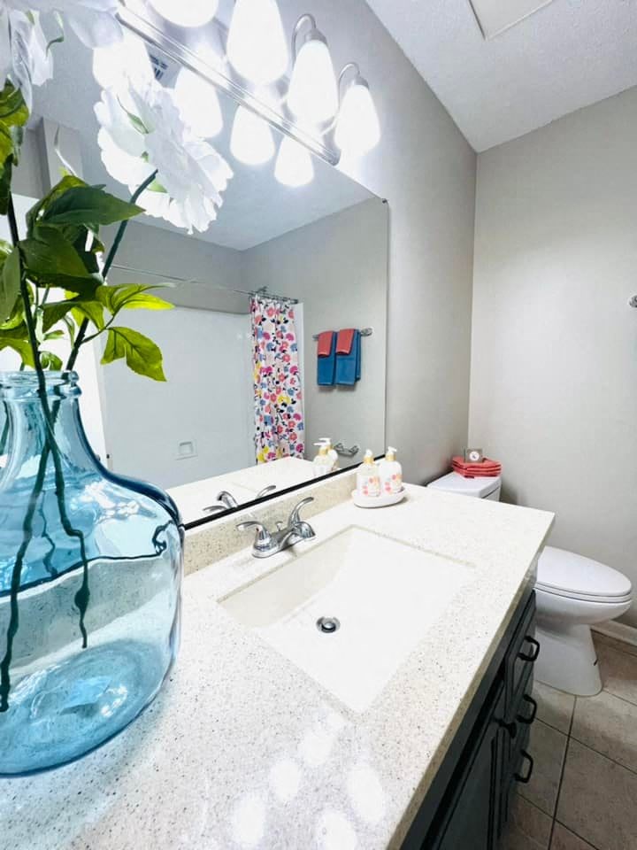 Colony House Bathroom