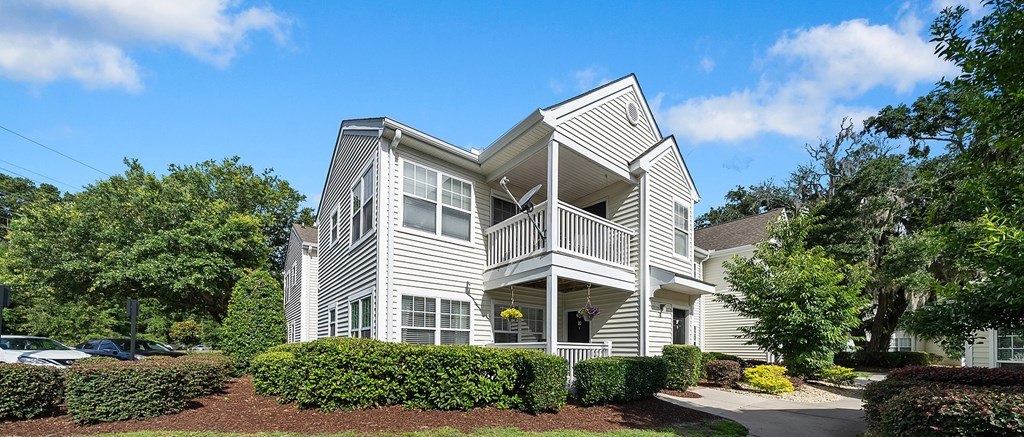 29 Edgewater Apartments