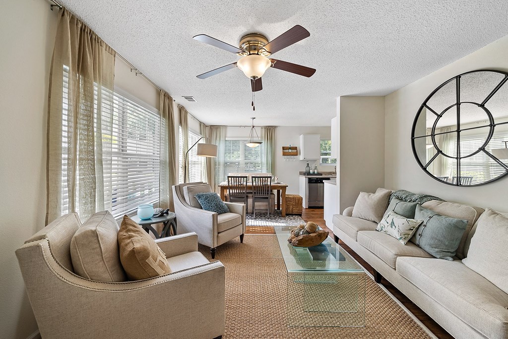 29 Edgewater Apartments Living Room