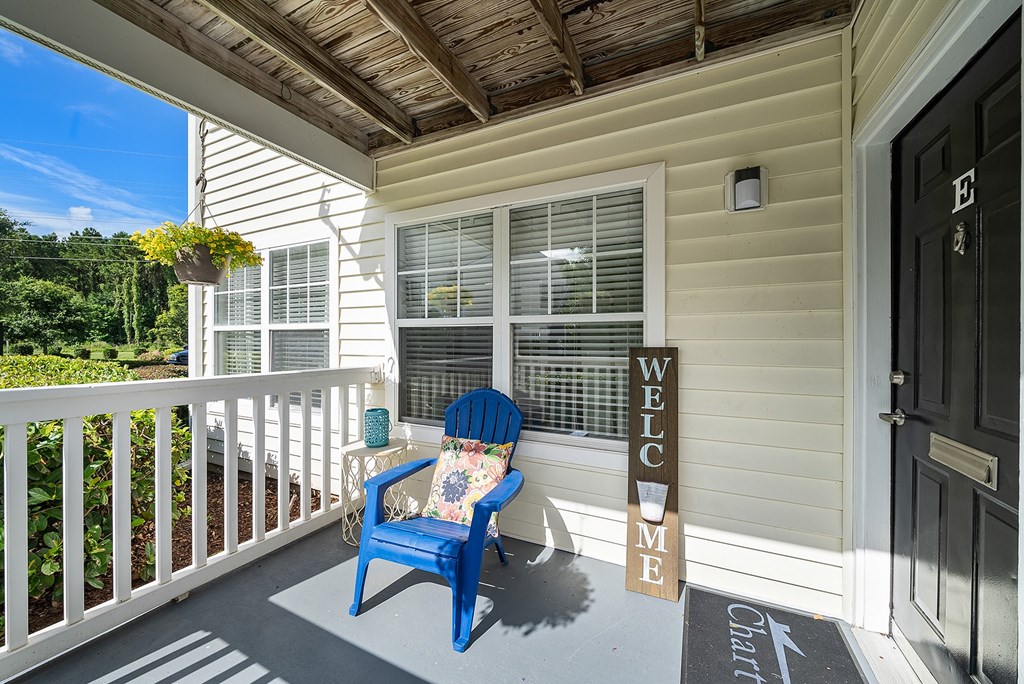 29 Edgewater Apartments Patio