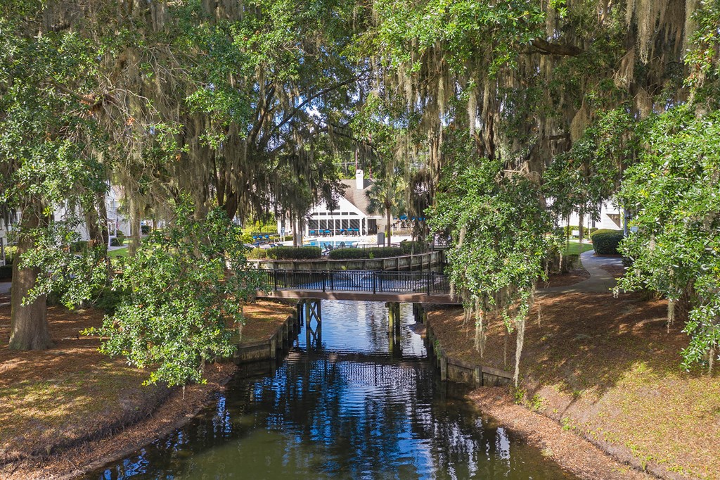 29 Edgewater Apartments