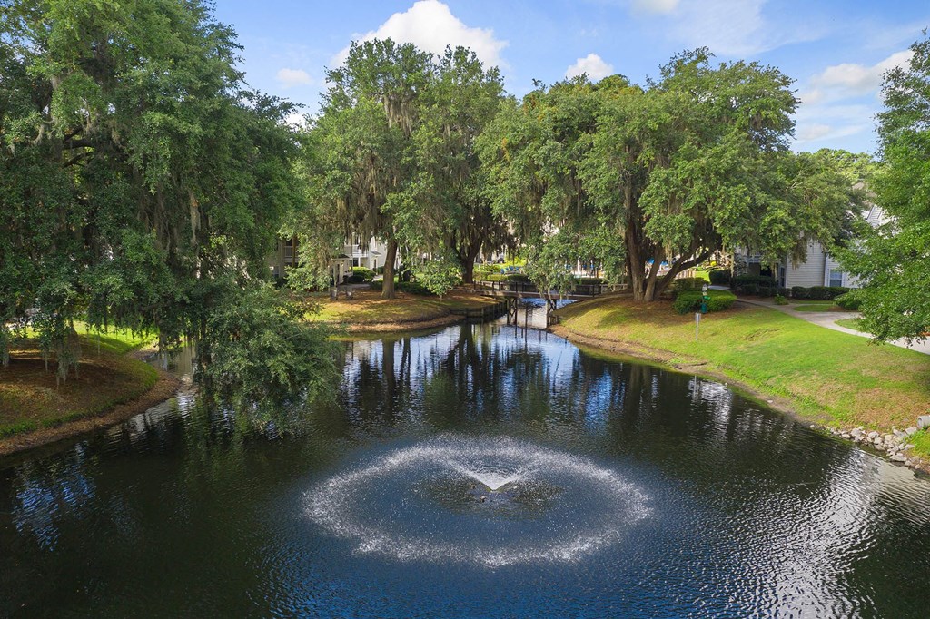 29 Edgewater Apartments