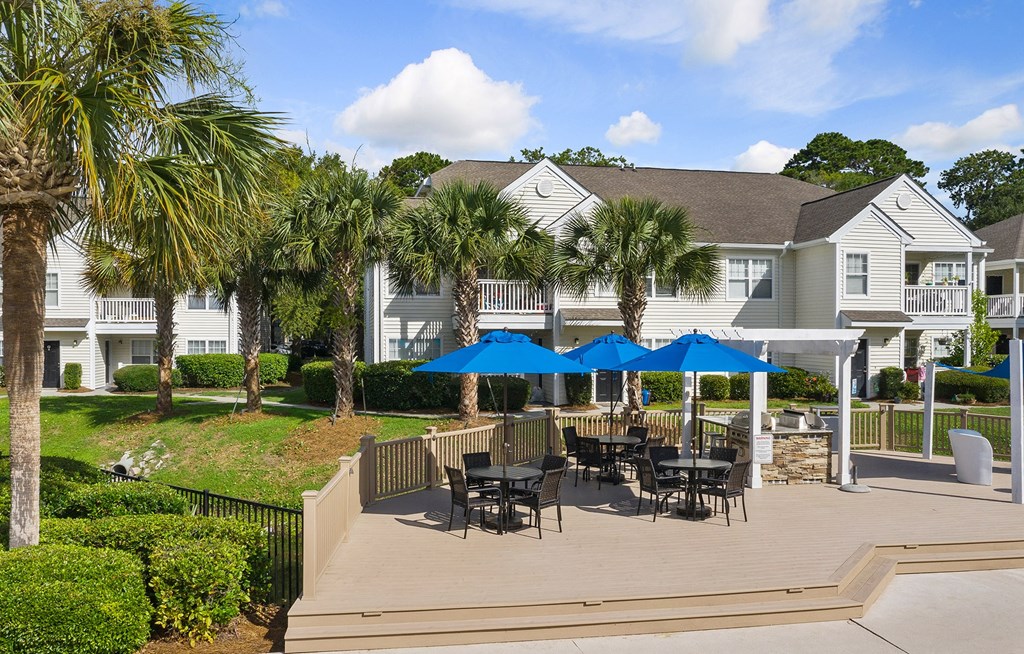 29 Edgewater Apartments