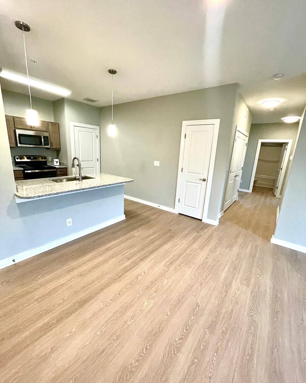 3 Bedroom Living Room And Kitchen