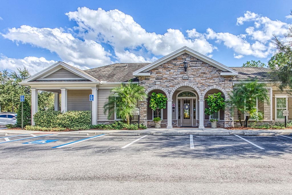 links at pebble creek leasing office