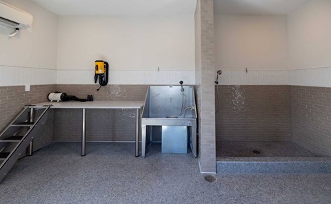 Vintage Brunswick Apartments