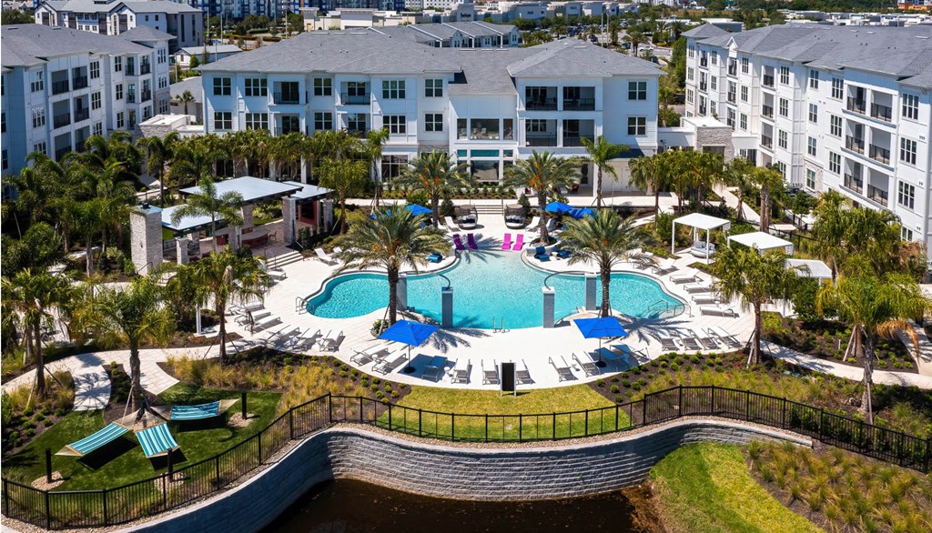a swimming pool at the resort at longboat key club