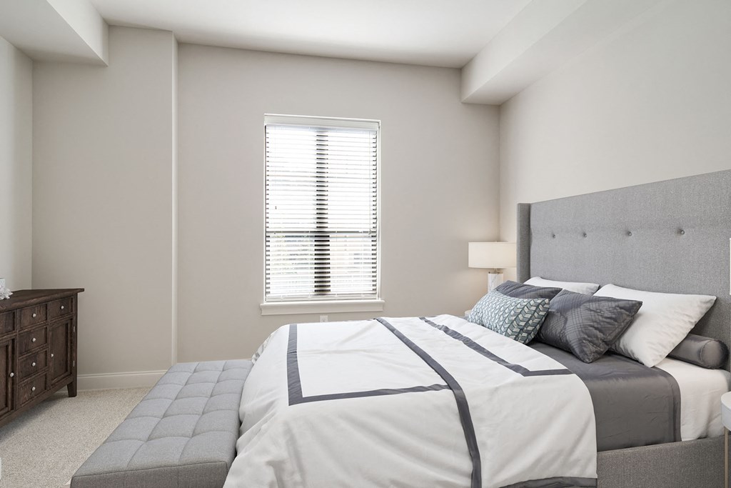 92 WEST PACES BEDROOM