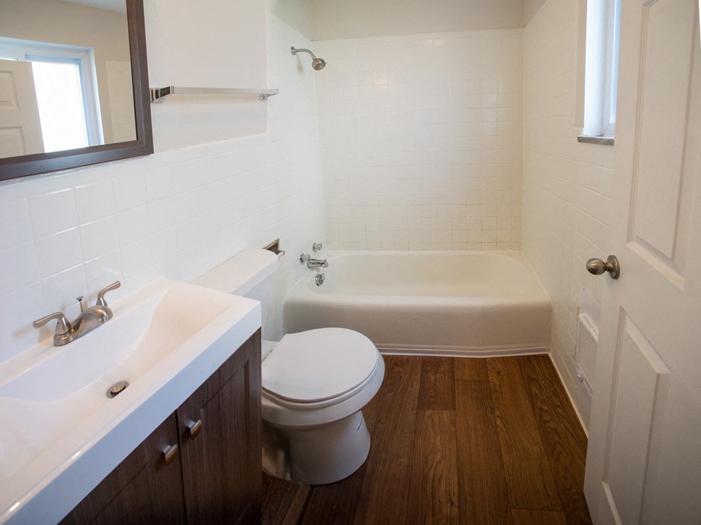 Highland Laurel Bathroom