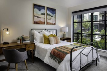 565Hank bedroom