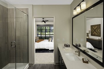 565Hank Bathroom