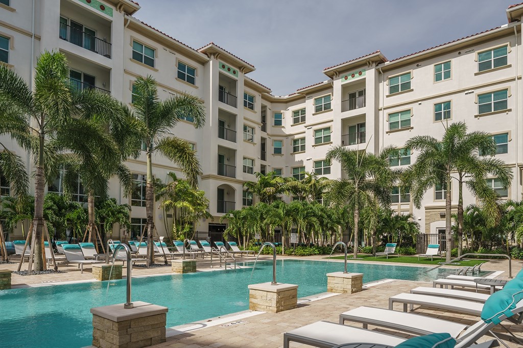 a swimming pool at the resort at longboat key club
