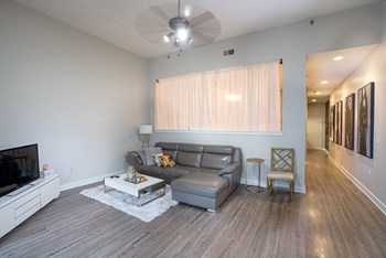 125 Gayoso Ave Studio-2 Beds Apartment for Rent - Photo Gallery 15