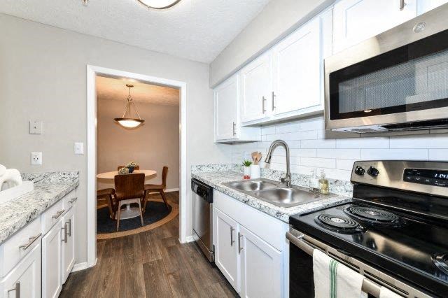 woodcrest-village-kitchen