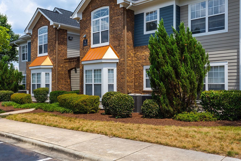 The Reserve At Meadowmont Apartments And Townhomes