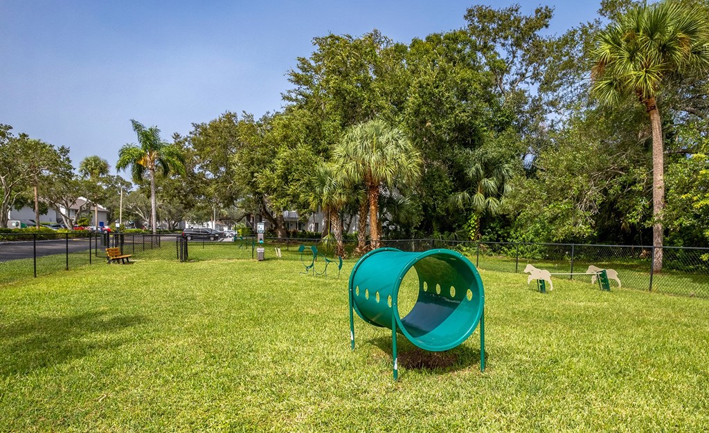 L'Estancia Apartment Homes