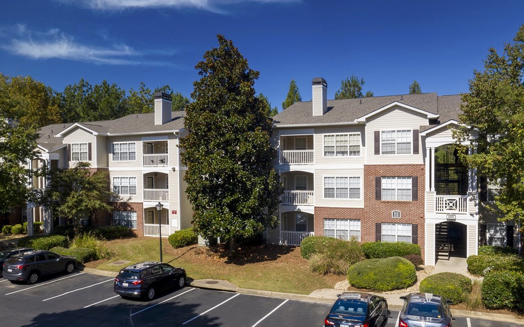our apartments offer a parking lot at Crestmont at Thornblade, South Carolina