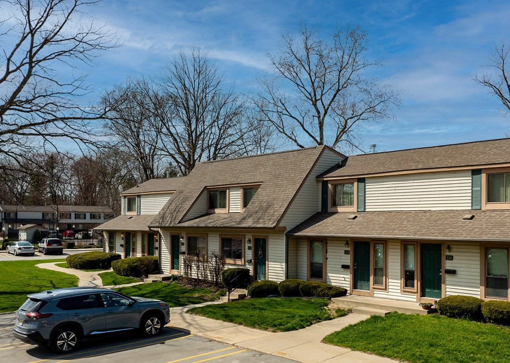 Forest Glen - Apartments  at Forest Glen, Midland, MI, 48642