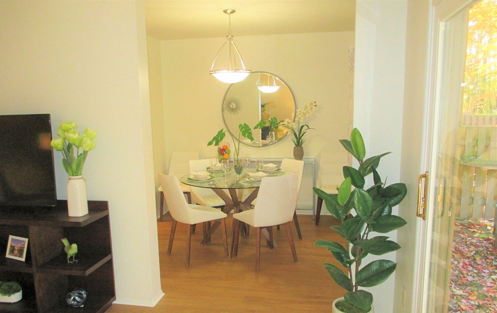 Forest Glen - Dining Room at Forest Glen, Michigan, 48642